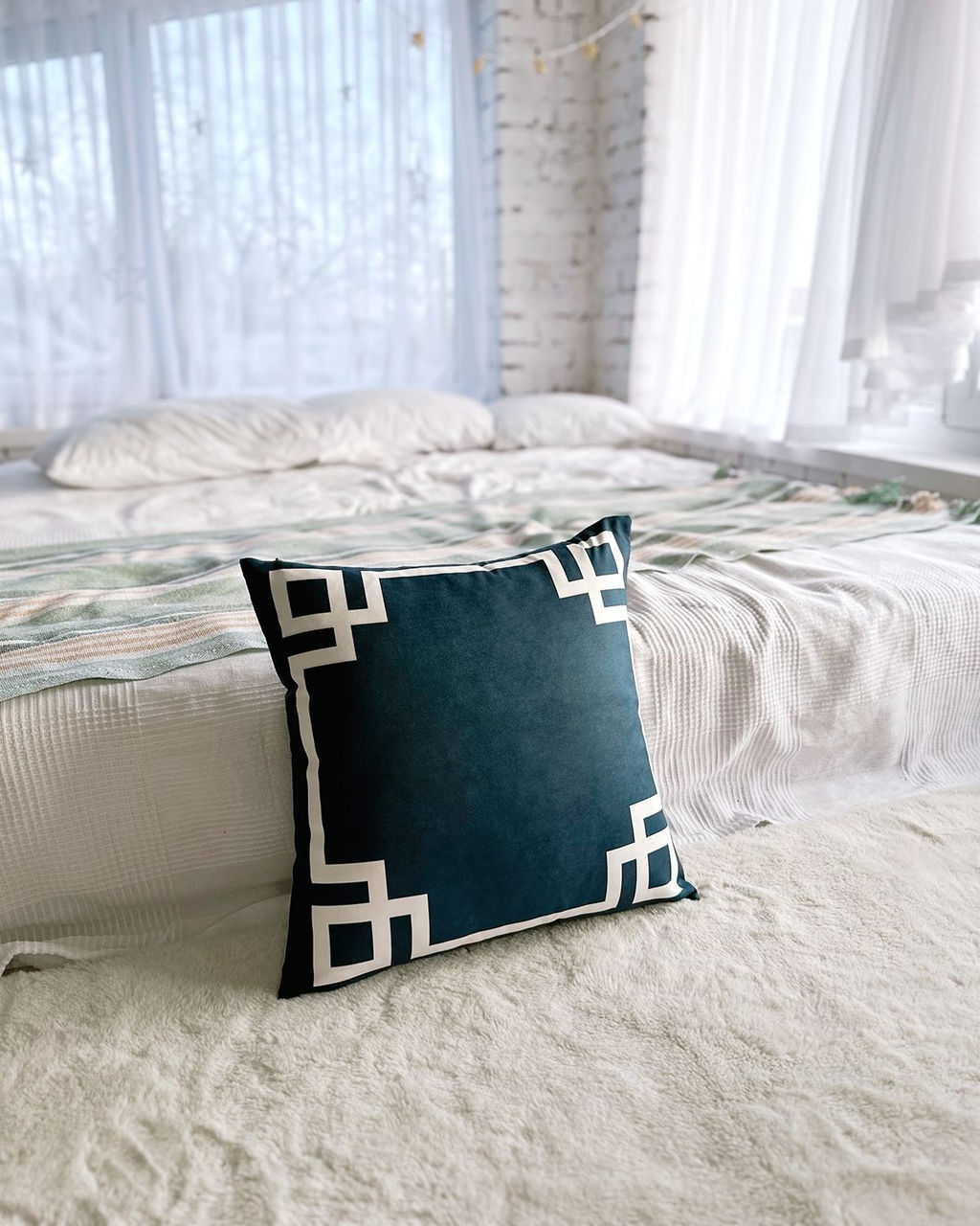 Декоративная наволочка P020