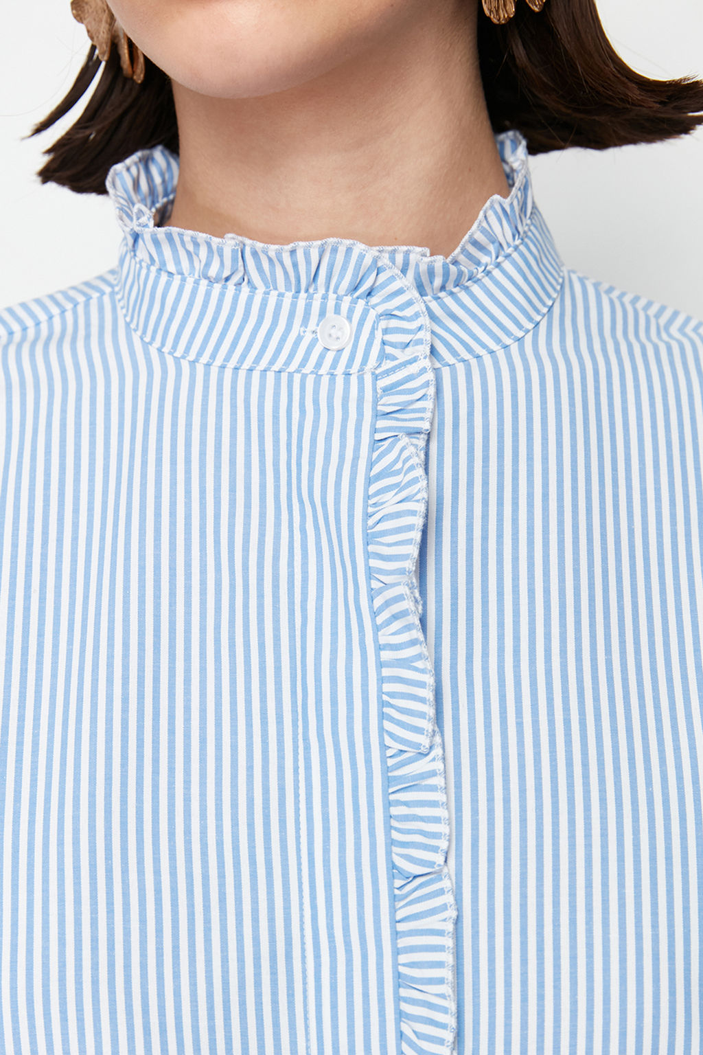 TRENDYOLMILLA Mavi Cizgili Pat? ve Yakas? F?rf?r Detayl? Dokuma Gomlek TWOSS24GO00083  фото 5