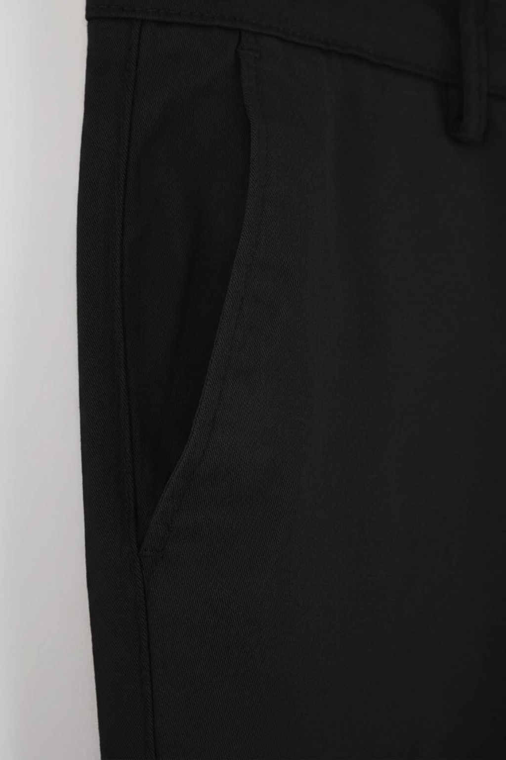 Siyah Erkek Gabardin Dokulu Kumas Pantolon TMNAW26PL00026