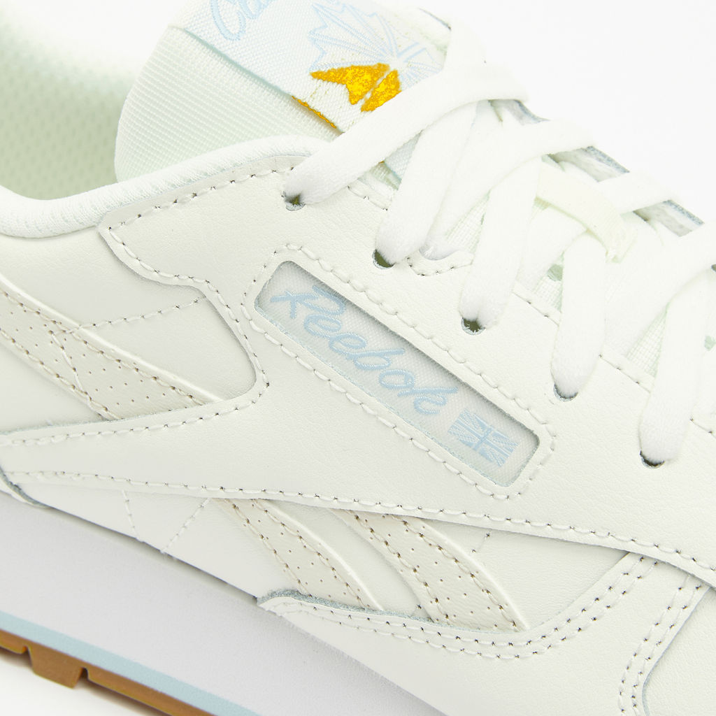 Женские кроссовки REEBOK CLASSIC LEATHER Артикул 4123660, молочно-белый