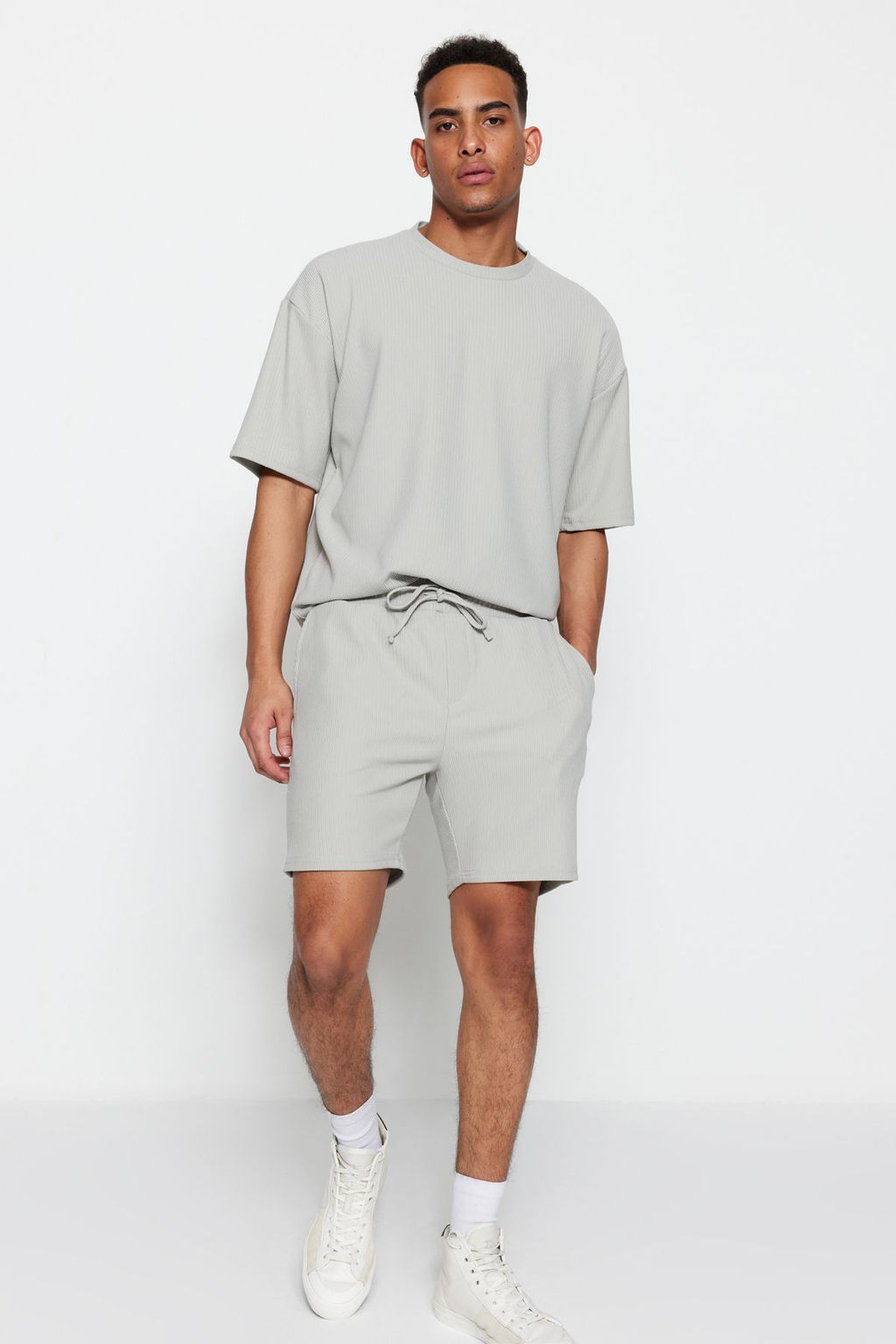 TRENDYOL MAN Basic Fume Regular/Normal Kesim Orta Boy Bagc?kl? Dokulu K?r?smaz Ottoman Sort TMNSS23SR00039 - Trendyolmilla фото 18