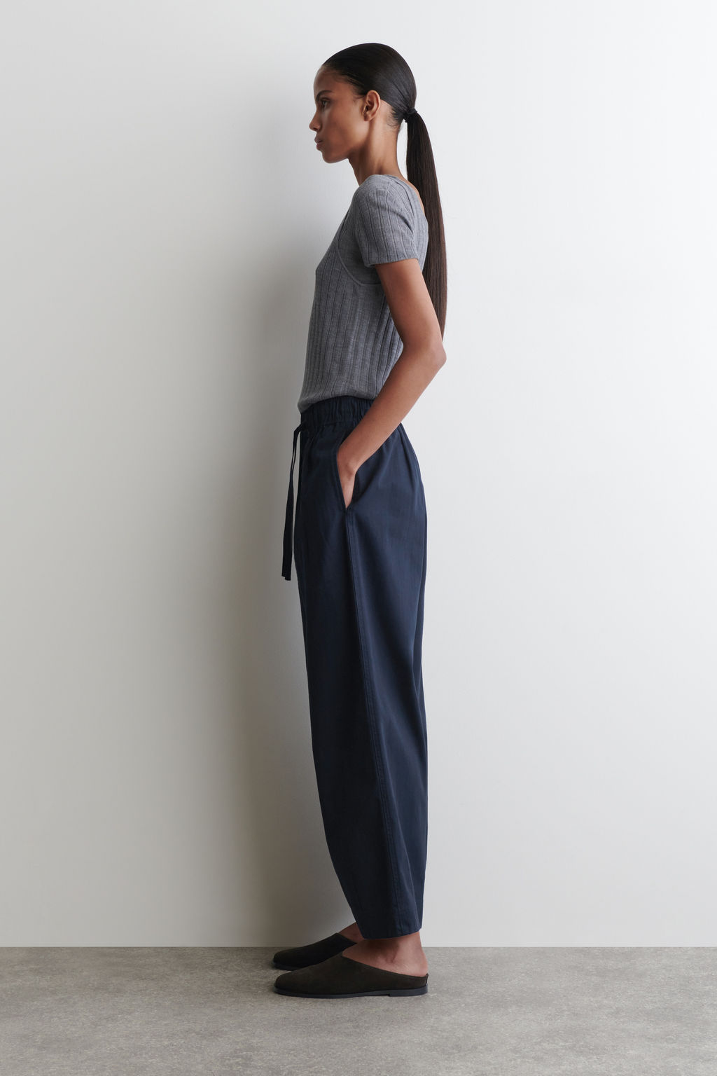 PANTAL?N TAPERED LEG DE ALGOD?N CON CORD?N - H&m фото 4