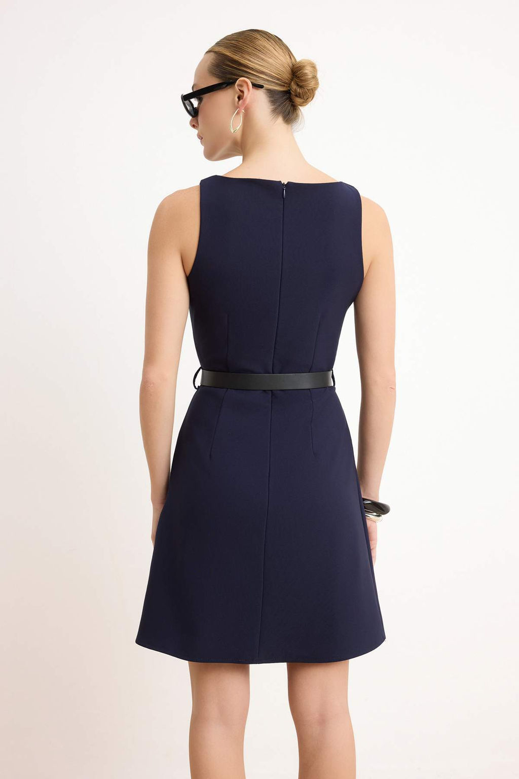 Wardrope Essentials Lacivert Kemerli A Kesim Mini Esnek Dokuma Elbise TWOSS26EL00288