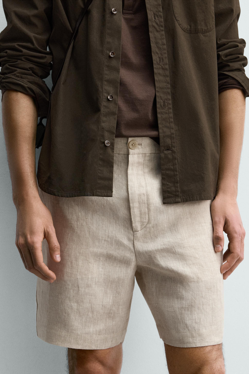 BERMUDA REGULAR FIT 100% LINO / Beige claro