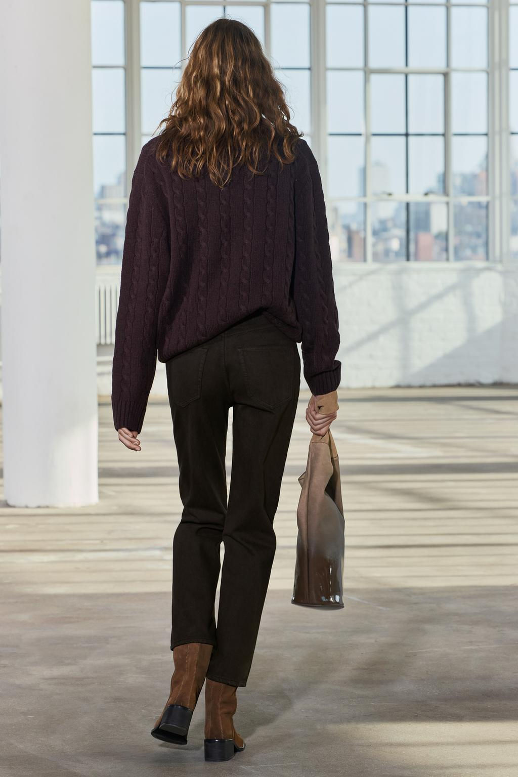 ZW COLLECTION RELAXED SLIM FIT MID-RISE JEANS - Zara фото 3