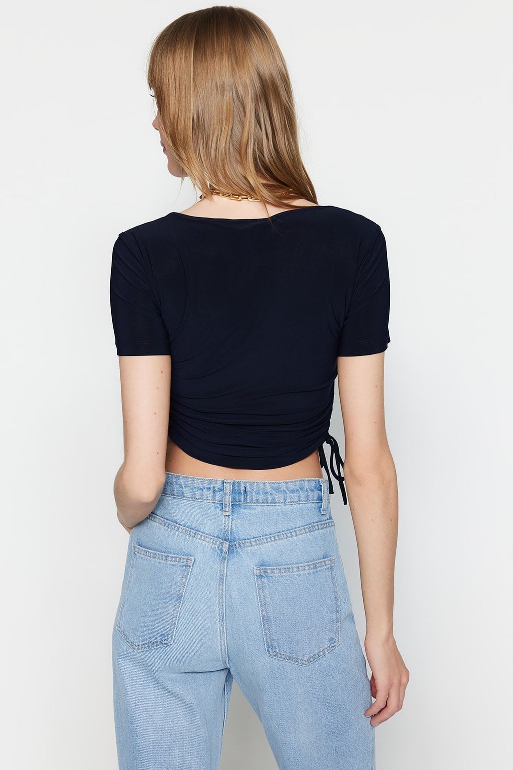 Trendyolmilla Lacivert Kare Yaka Buzgu Detayl? Fitted/Vucuda Oturan Crop Esnek Orme Bluz TWOSS23BZ00141