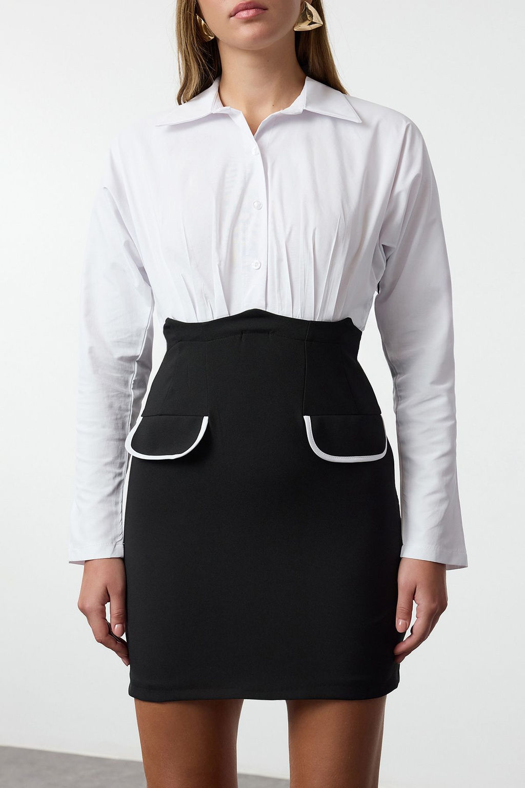 TRENDYOLMILLA Siyah Cep ve Balon Kol Detayl? Fitted/Vucuda Oturan Mini Dokuma Elbise TWOAW25EL00425  фото 4