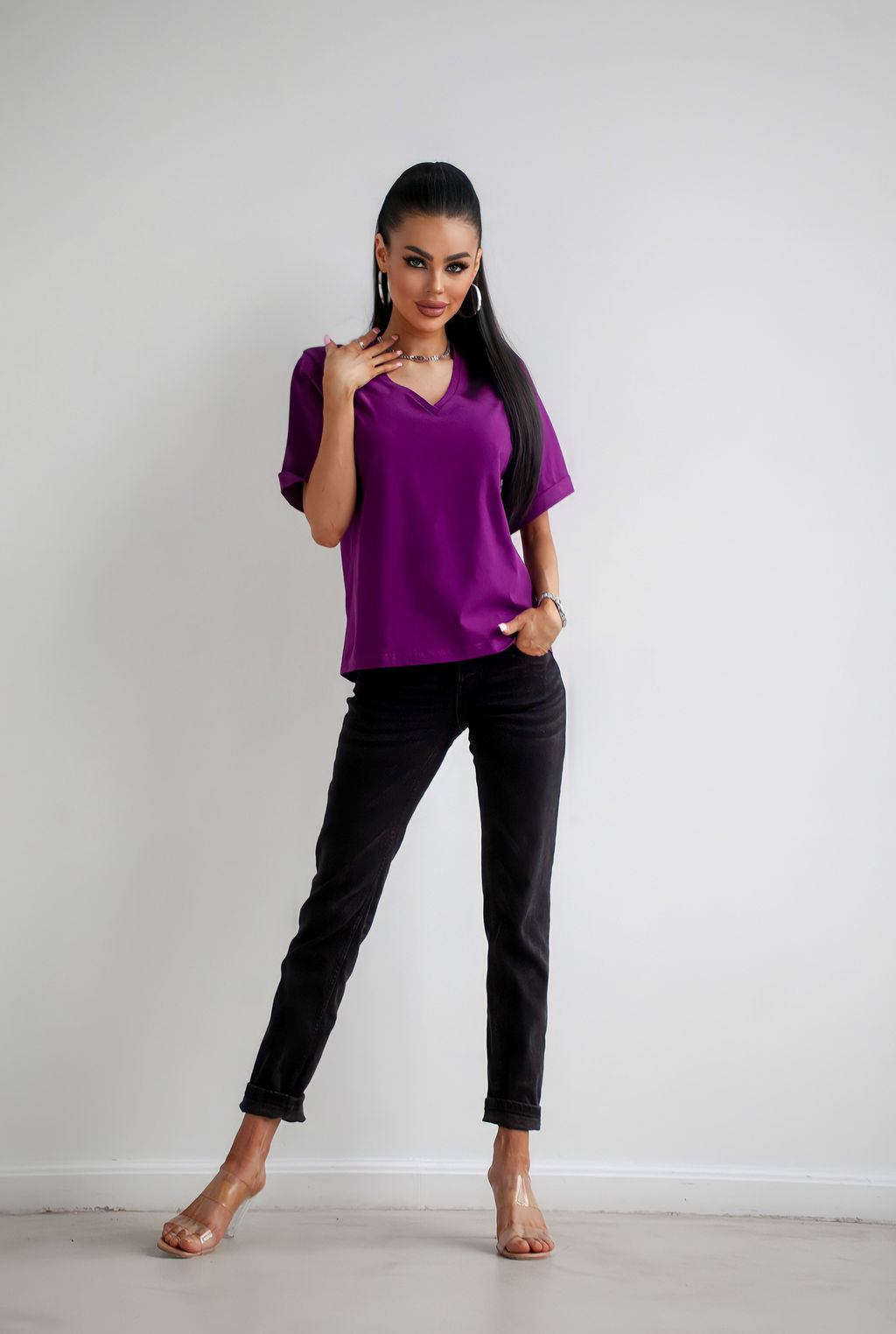 Футболка оверсайз с вырезом
NEW - Fashion.love.story фото 3