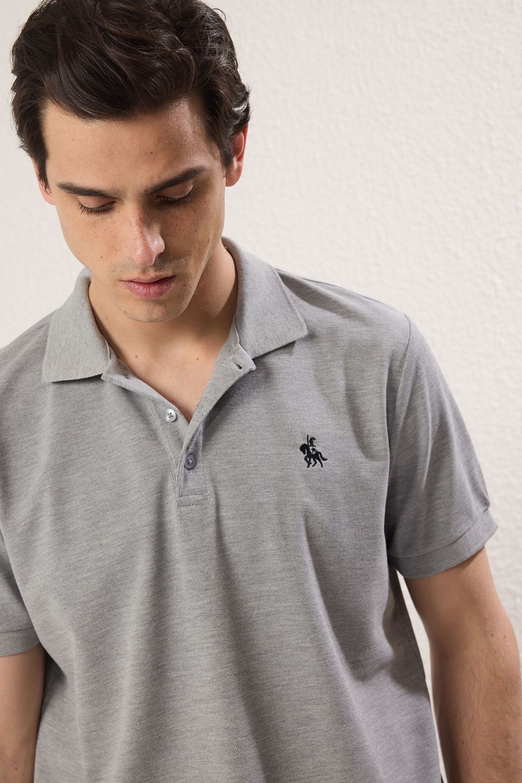 TRENDYOL MAN Gri Regular/Normal Kesim Nak?s Detayl? Polo Yaka T-shirt TMNSS25PO00017 - Trendyolmilla фото 3