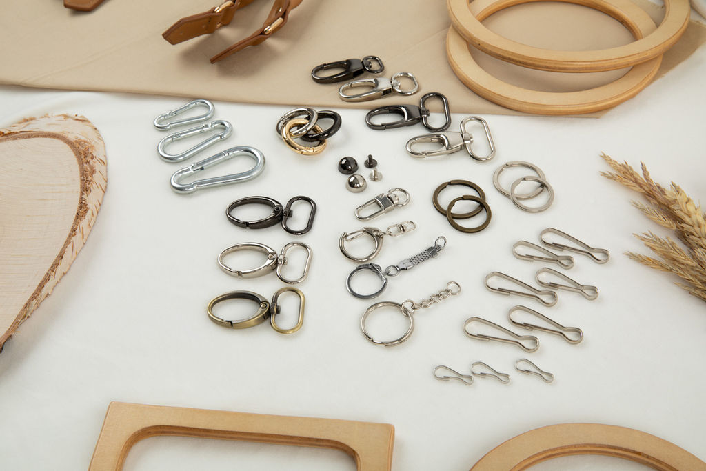 Фурнитура металл Gamma GH 108/20 Кольцо для ключей d внутр. 20 мм 20 шт в пакете №04 под никель