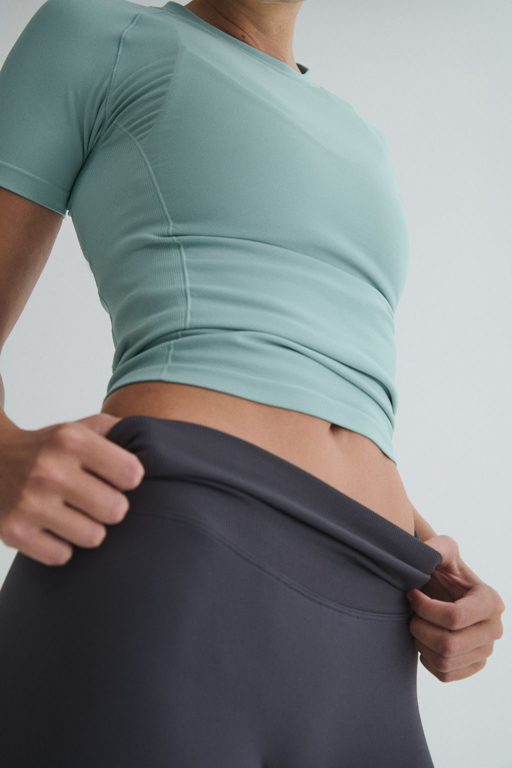 Camiseta de deporte Seamless Slim Fit con DryMove - H&m фото 4