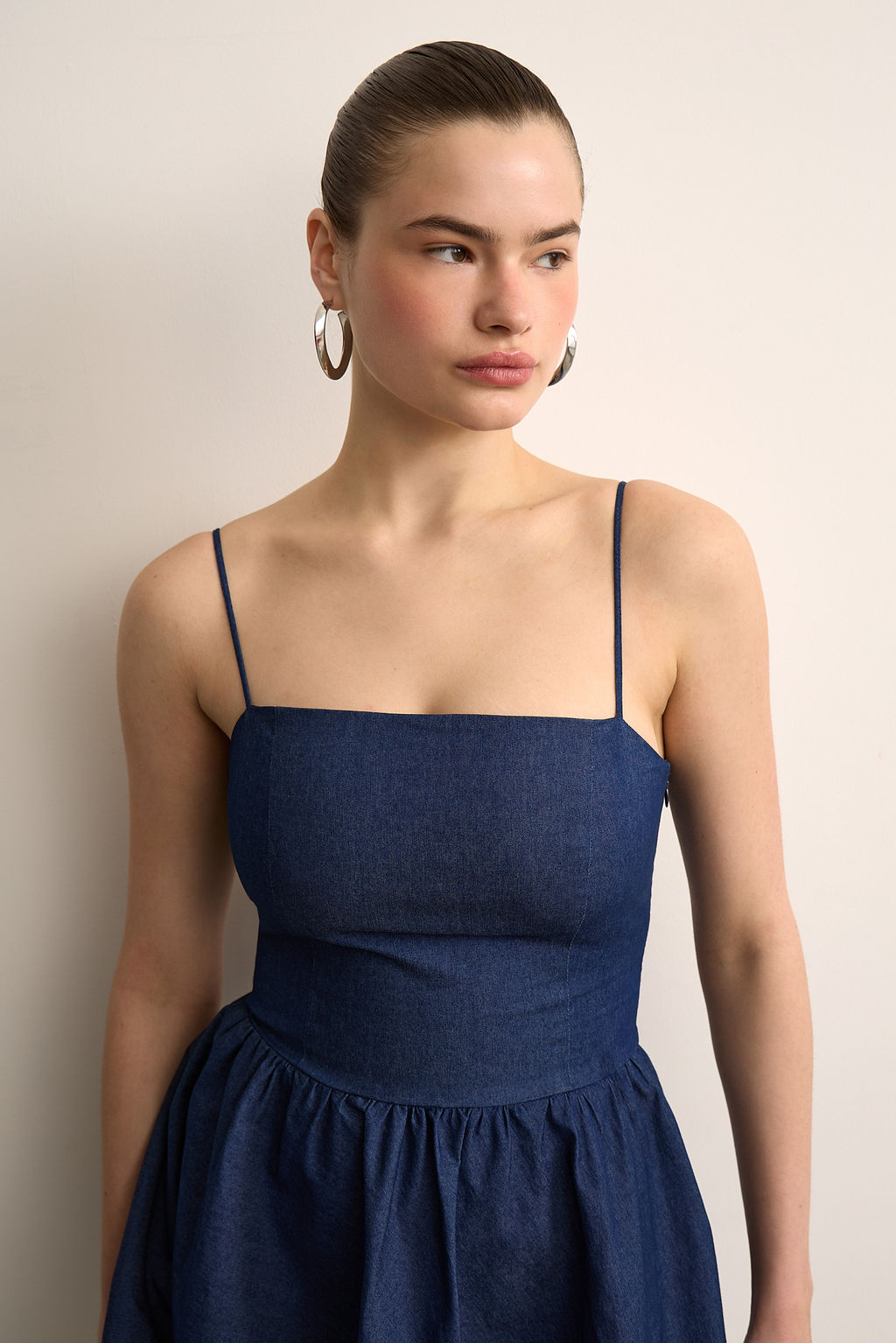 Платье мини из джинсы на бретелях - Mollis фото 3