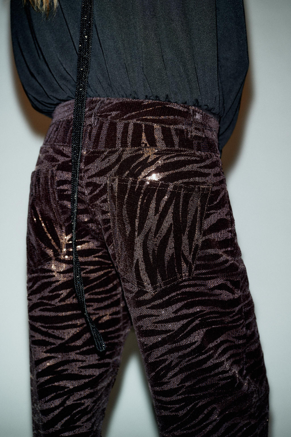 SEQUINNED VELVET TROUSERS - Zara фото 4