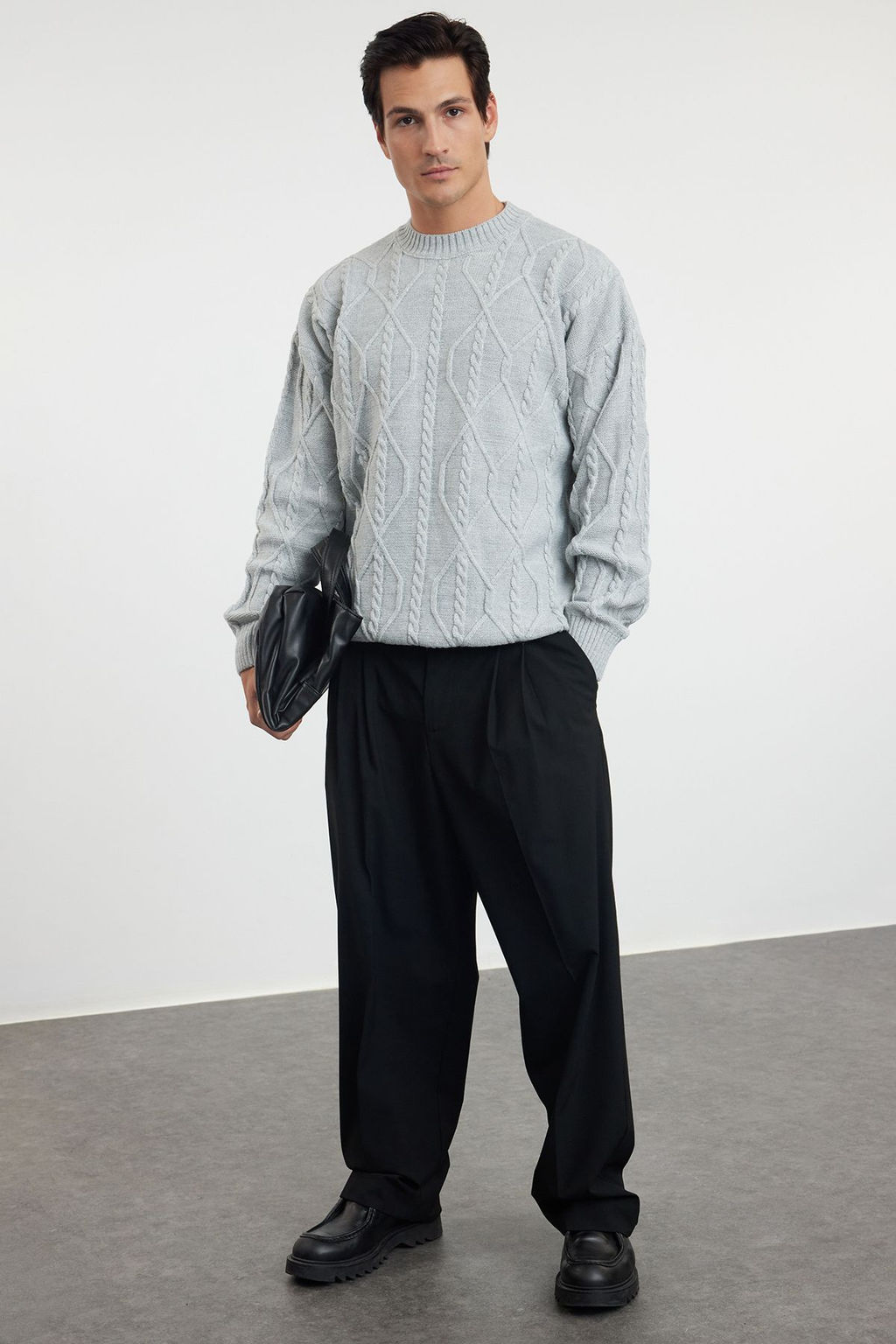TRENDYOL MAN Ekru Unisex Oversize Fit Genis Kal?p Sac Orgu Bisiklet Yaka Yumusak Triko Kazak TMNAW24KZ00003 - Trendyolmilla фото 2
