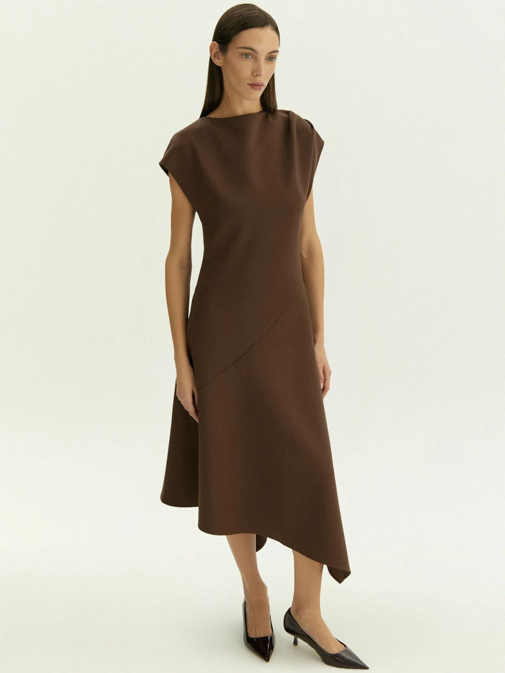 Трикотажное платье миди косого кроя из хлопка, PL1675/crayon - Emka фото 3