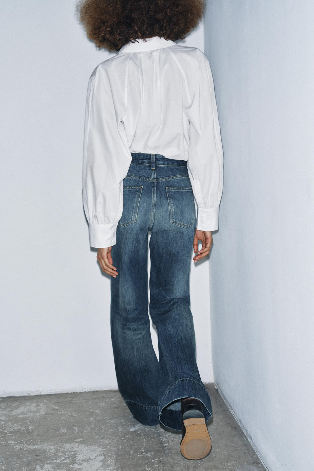 ZW COLLECTION FLARE HIGH-WAIST JEANS - Zara фото 5