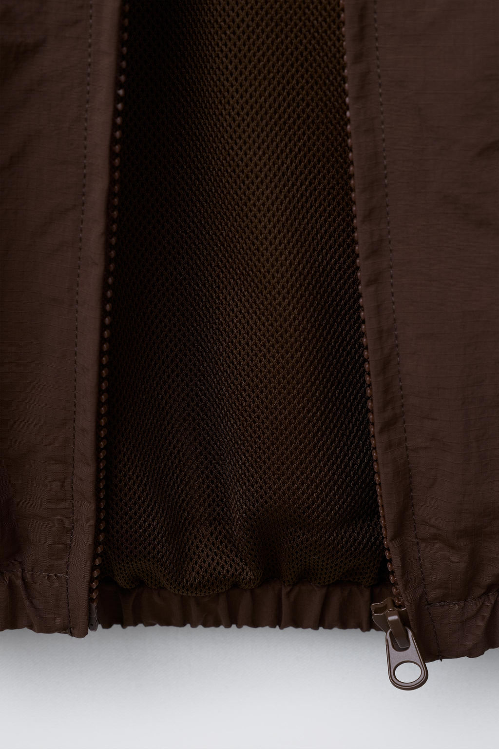 NYLON JACKET WITH CHAMPION ® X ZARA BAG  фото 6