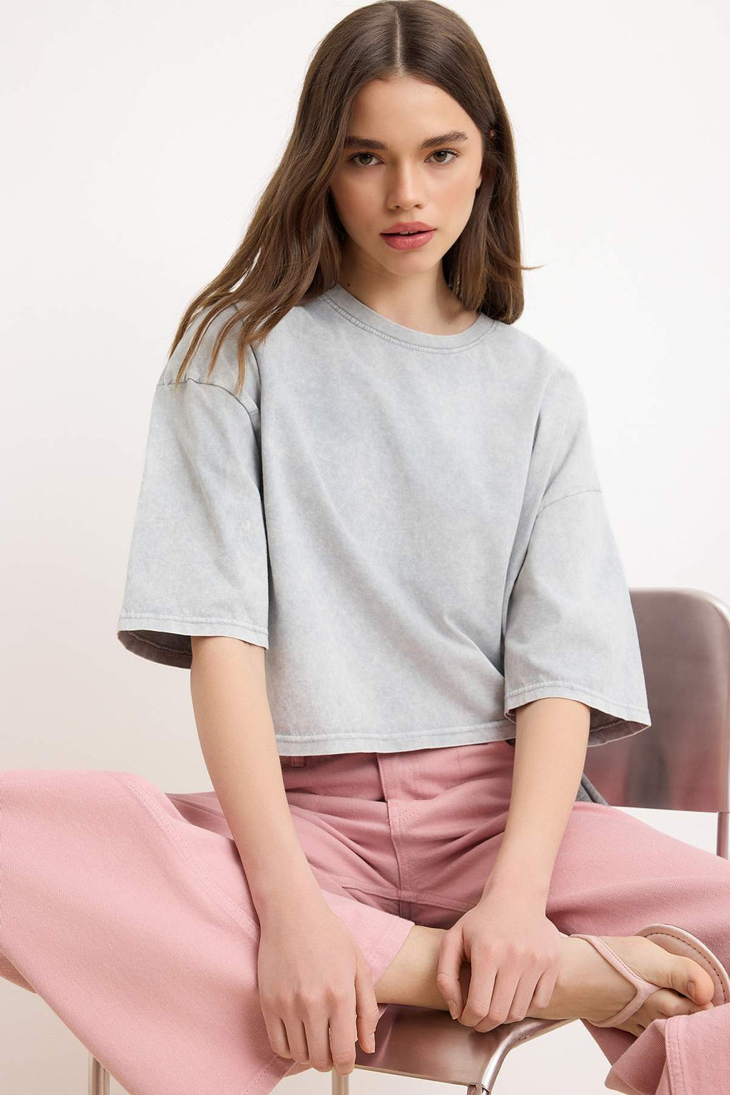 Antrasit Relaxed/Rahat Kal?p Eskitme/Soluk Efektli Crop/K?sa %100 Pamuk Orme T-shirt TWOSS26TS00281 - Trendyolmilla фото 5