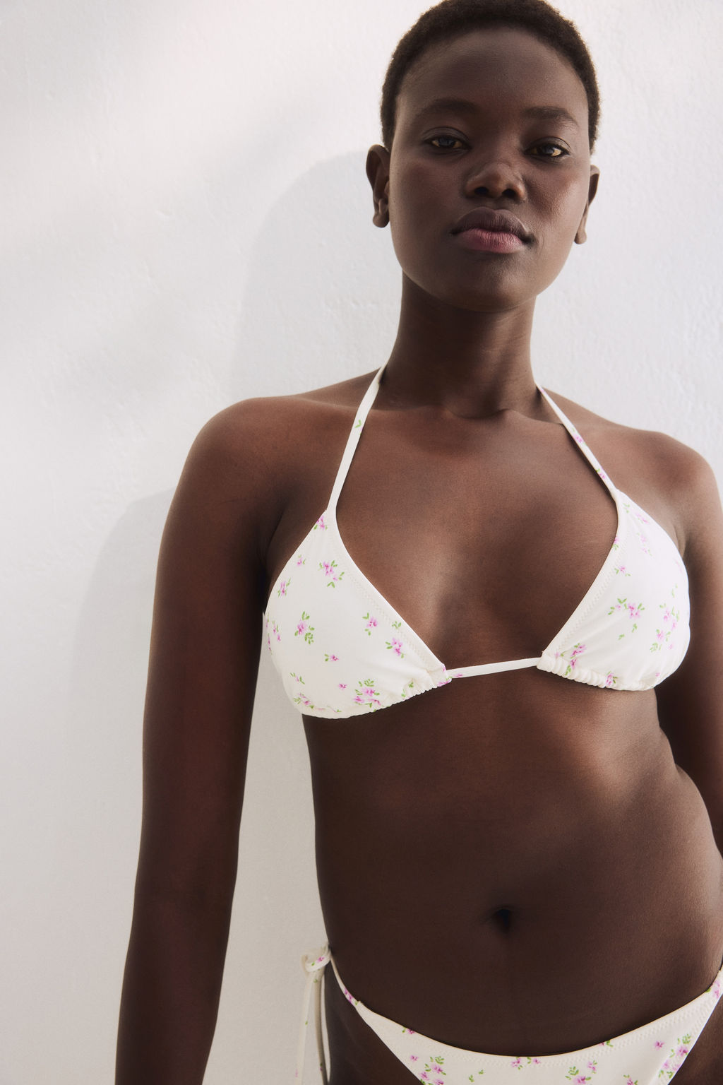 Top de bikini triangular con relleno - H&m фото 14