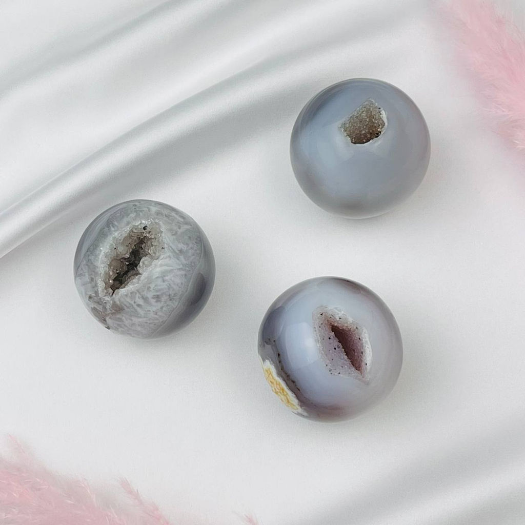 Шар из Агата с жеодой