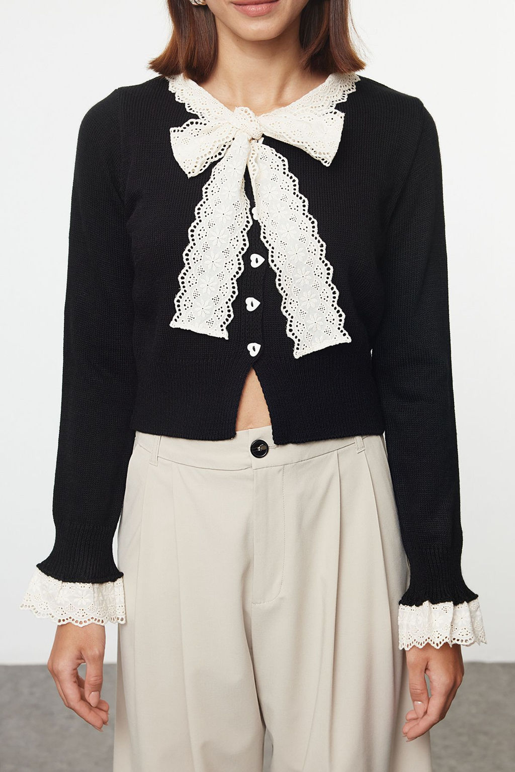 Siyah Crop Dantel Garnili Kurdele/Fiyonk Detayl? Triko H?rka TWOAW25HI00251