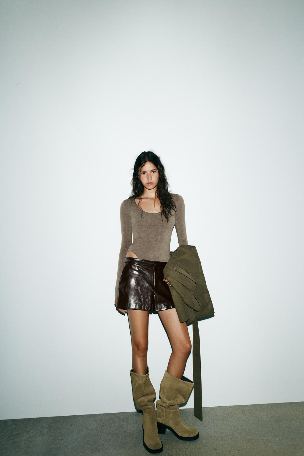 STITCHED SPLIT SUEDE HEELED BOOTS - Zara фото 12