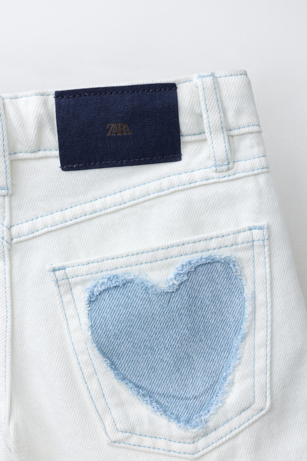 BERMUDA DENIM PARCHES CORAZ?N / Blanco - Zara фото 6