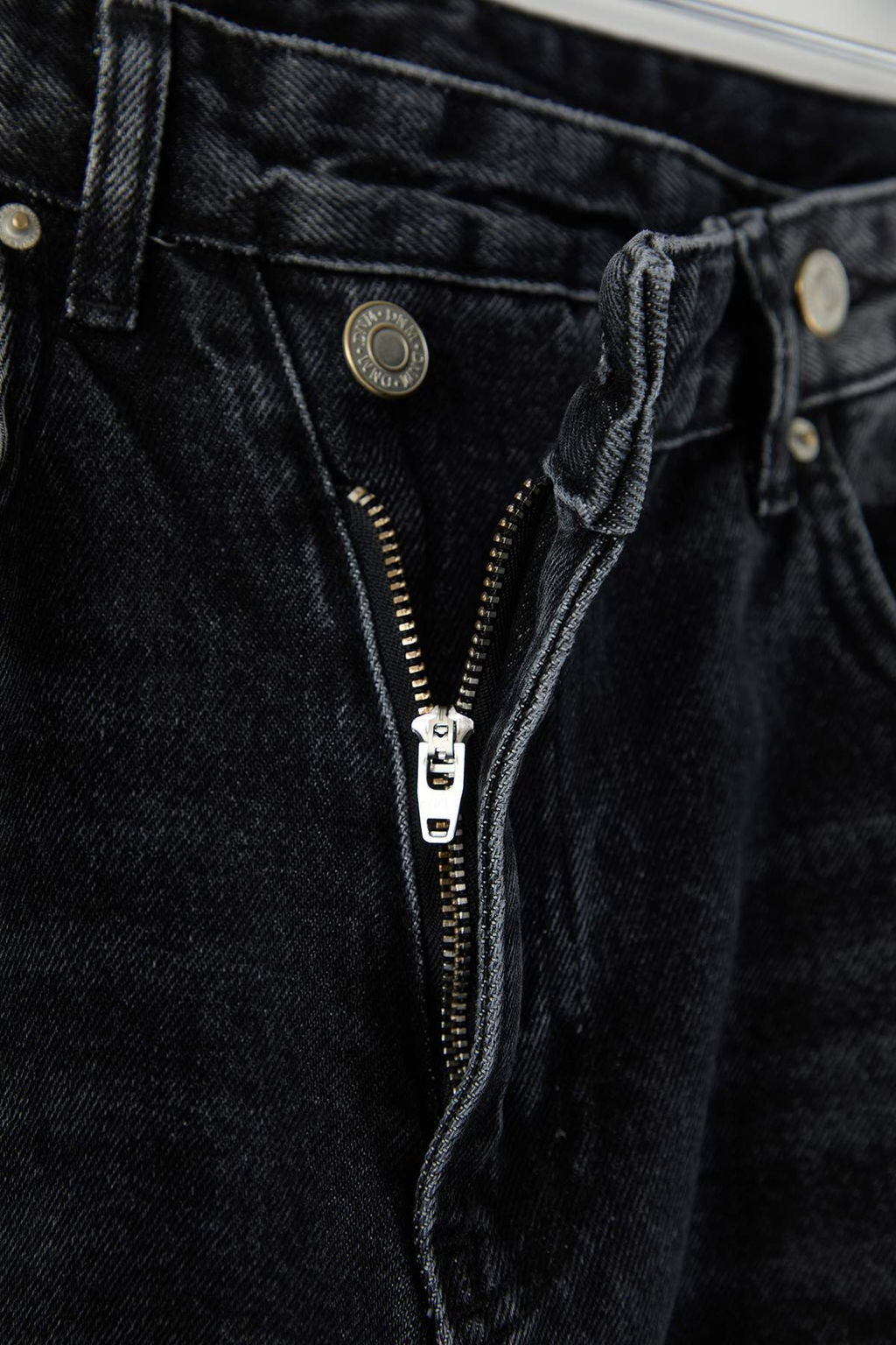 Mavi Yuksek Bel Asimetrik Kapama Straight Jeans TWOAW26JE00132 - Trendyolmilla фото 8