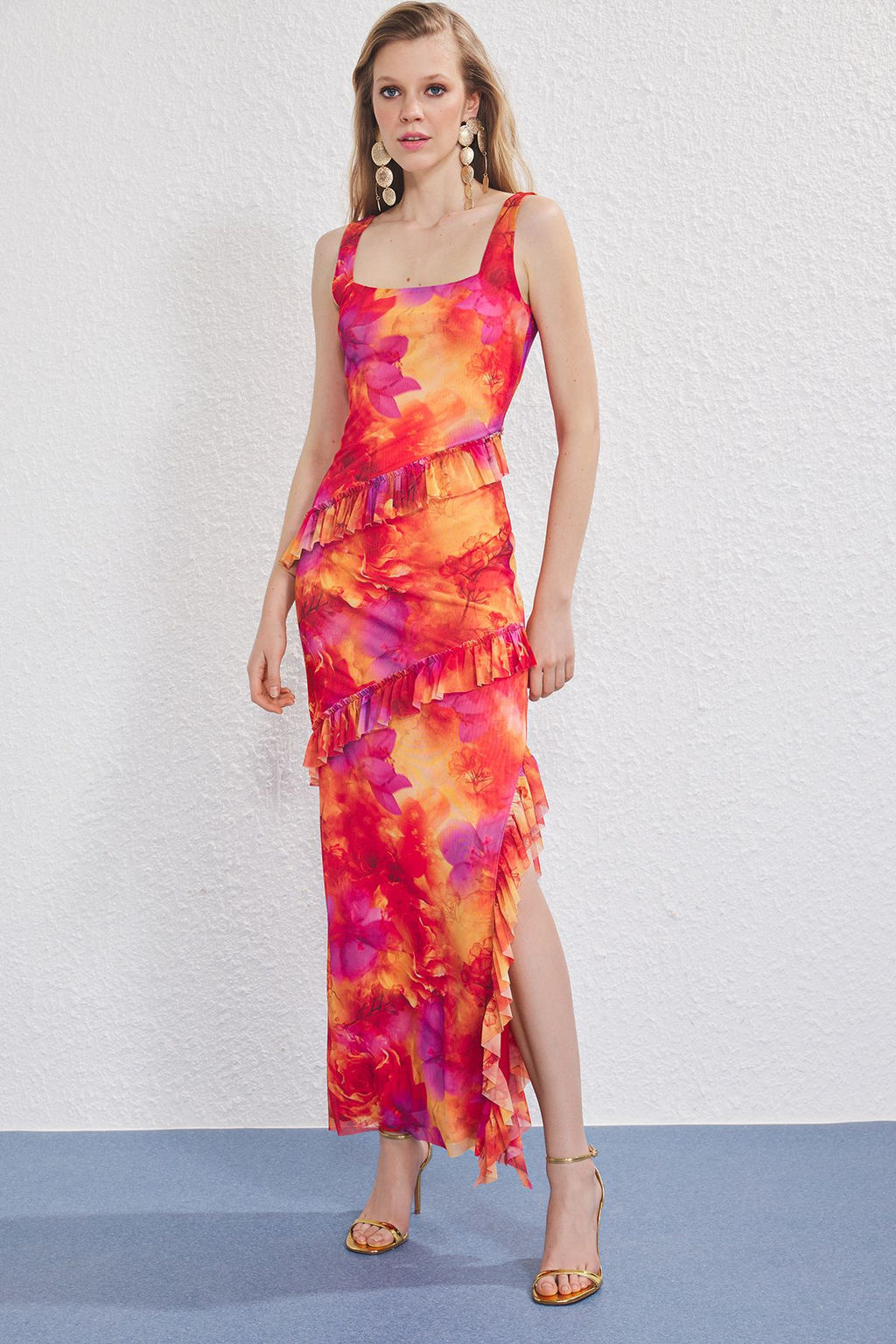 TRENDYOLMILLA K?rm?z? F?rf?r Detayl? Tul Astarl? Maxi Abiye Elbise TPRSS25AE00174  фото 2