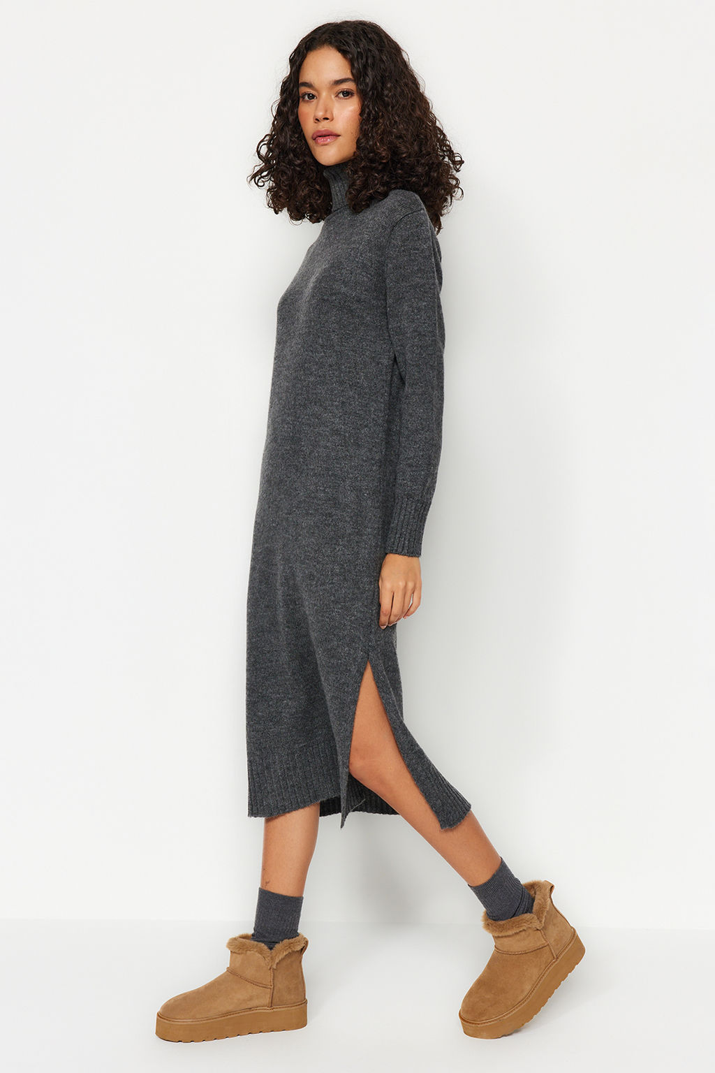 TRENDYOLMILLA Camel Midi Triko Genis Kal?p Yumusak Dokulu Elbise TWOAW24EL00034 фото 35