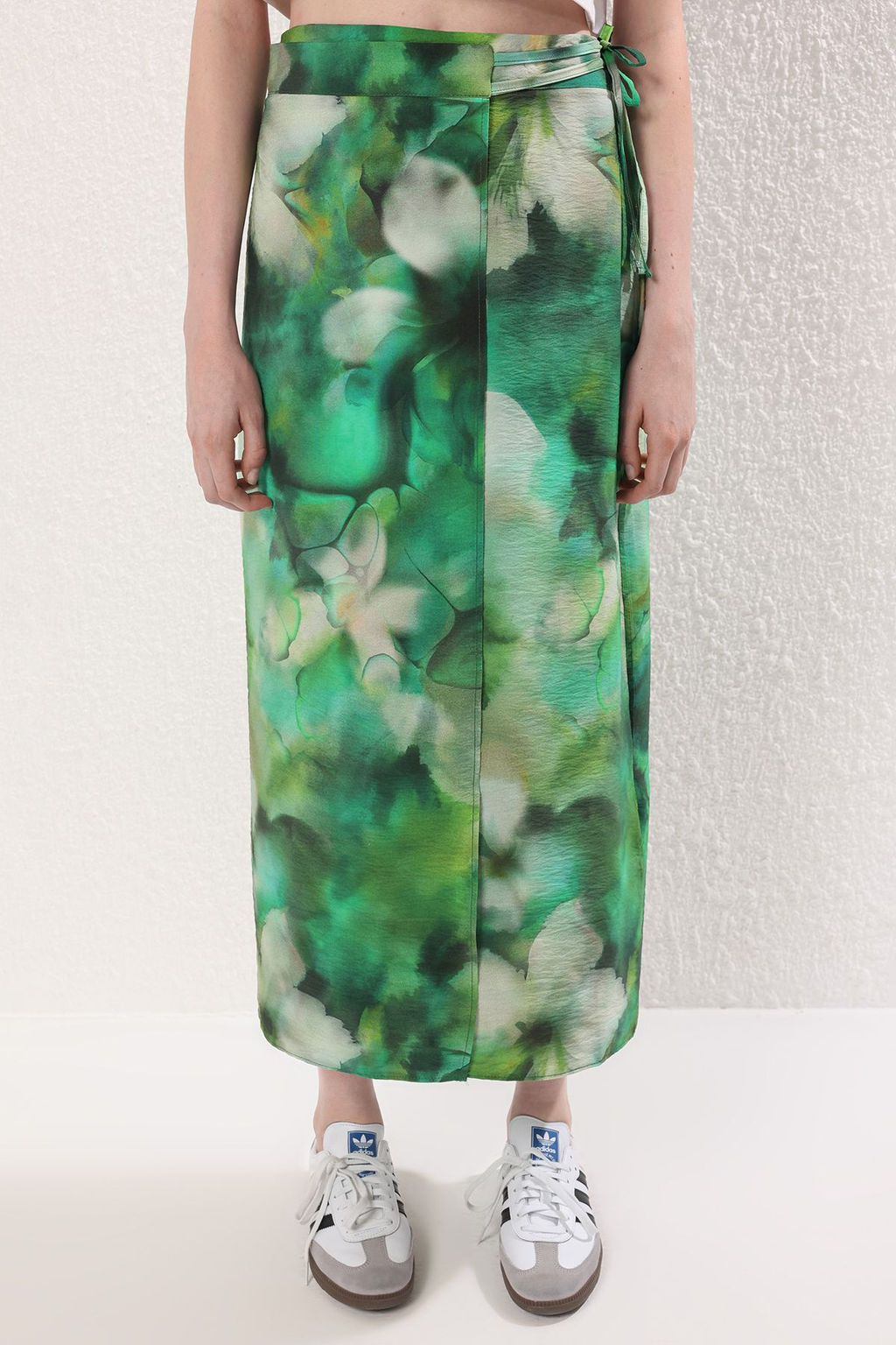 Trendyolmilla Yesil Batik Desenli Yandan Baglamal? Kruvaze Etek TWOSS25ET00176  фото 3