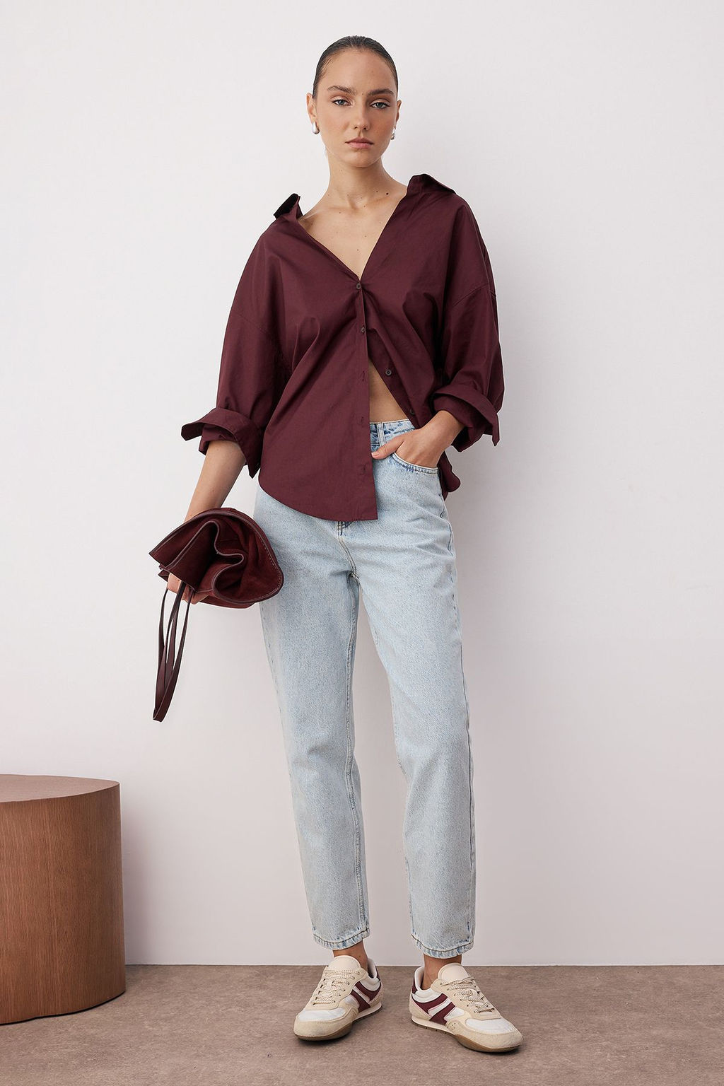 TRENDYOLMILLA Mavi Yuksek Bel Mom Jeans TWOSS23JE00085 фото 11