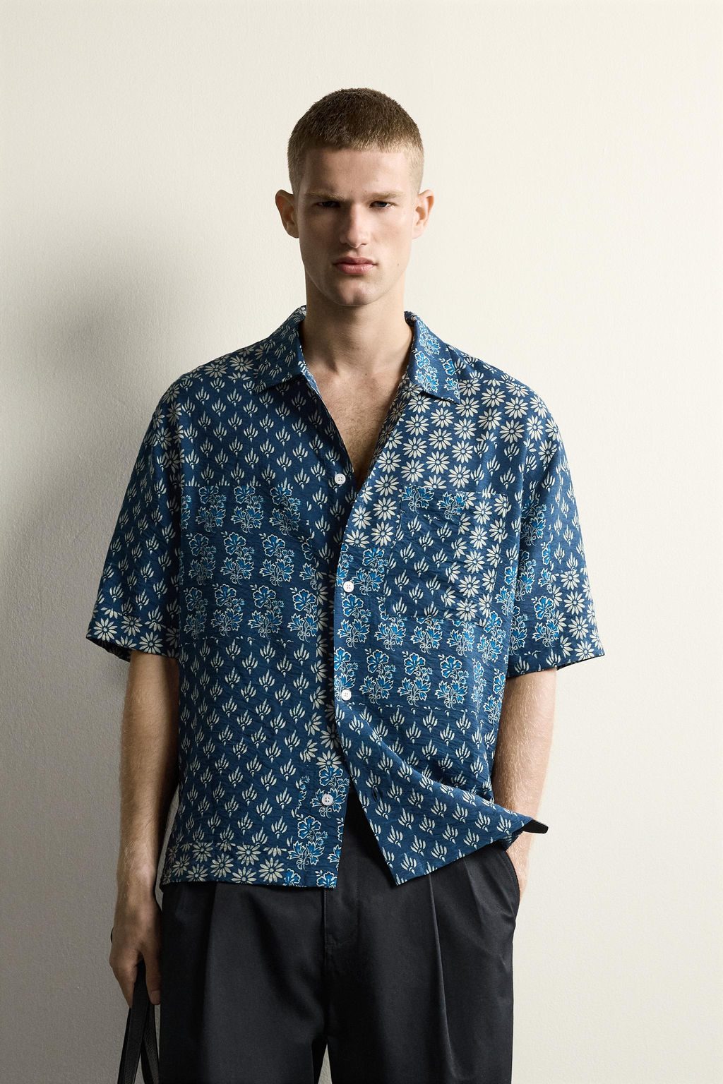 CAMISA RELAXED FIT ESTAMPADO PATCHWORK / Azul tinta - Zara фото 2