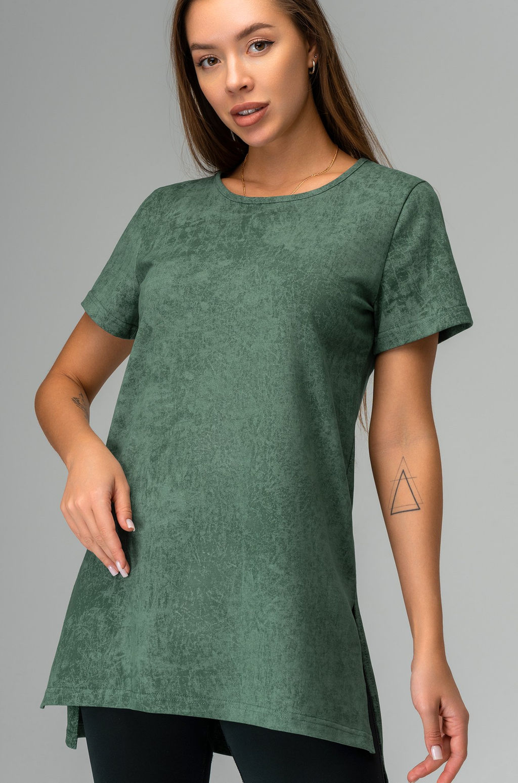 Удлиненная женская футболка с разрезами Happyfox