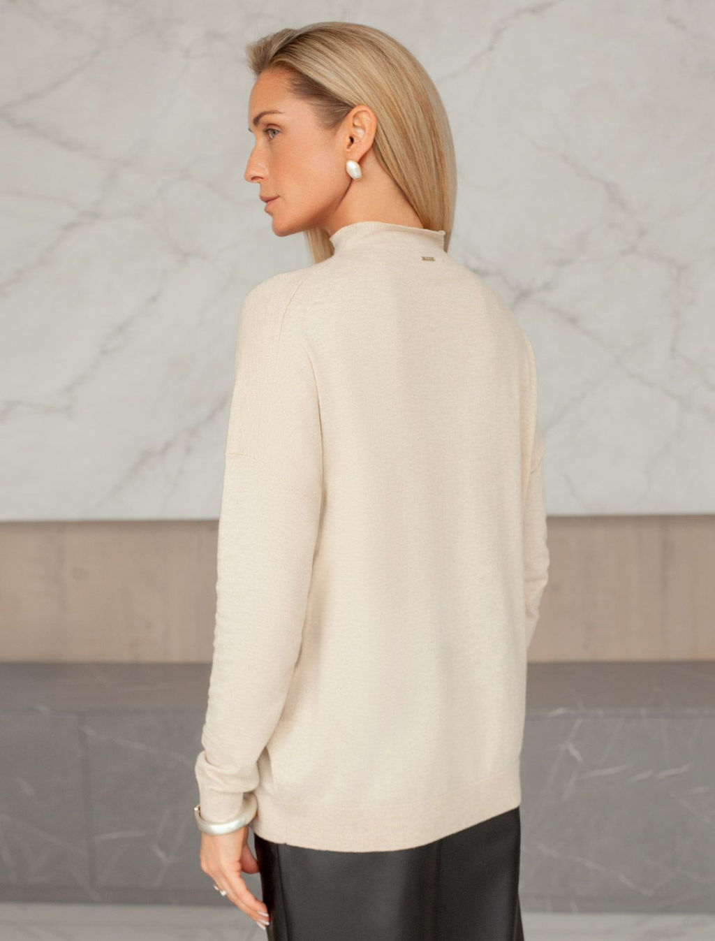 Свободный свитер тонкой вязки из хлопка