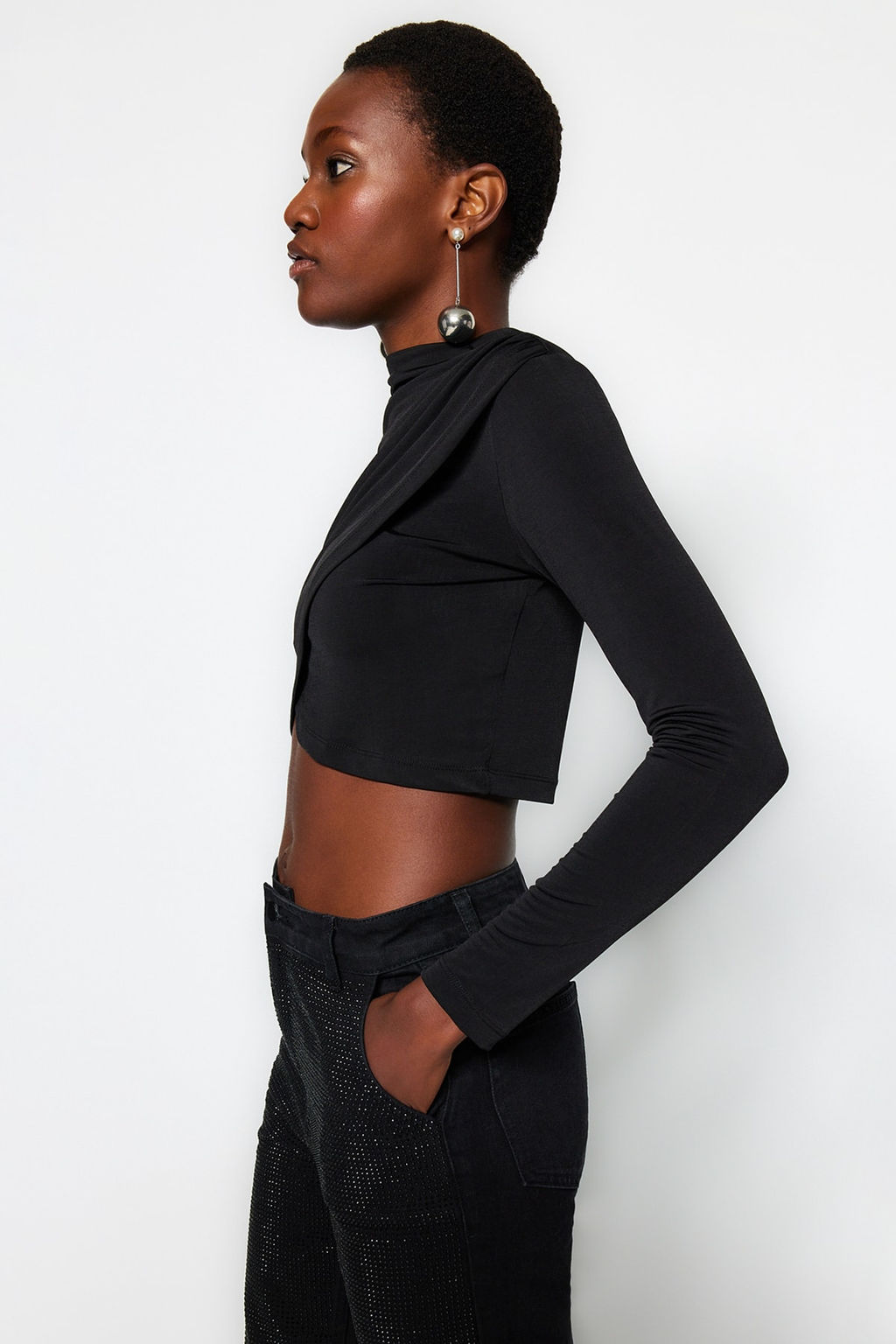 Siyah Dik Yaka Drapeli Crop Bluz TWOAW24BZ00164