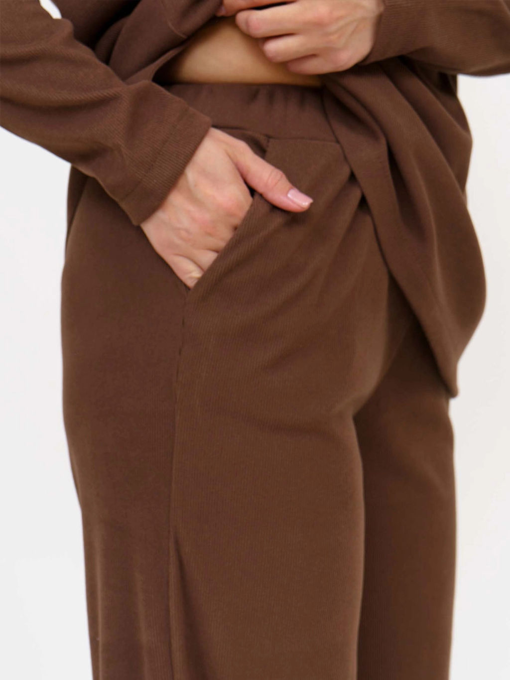 Костюм женский, цвет коричневый