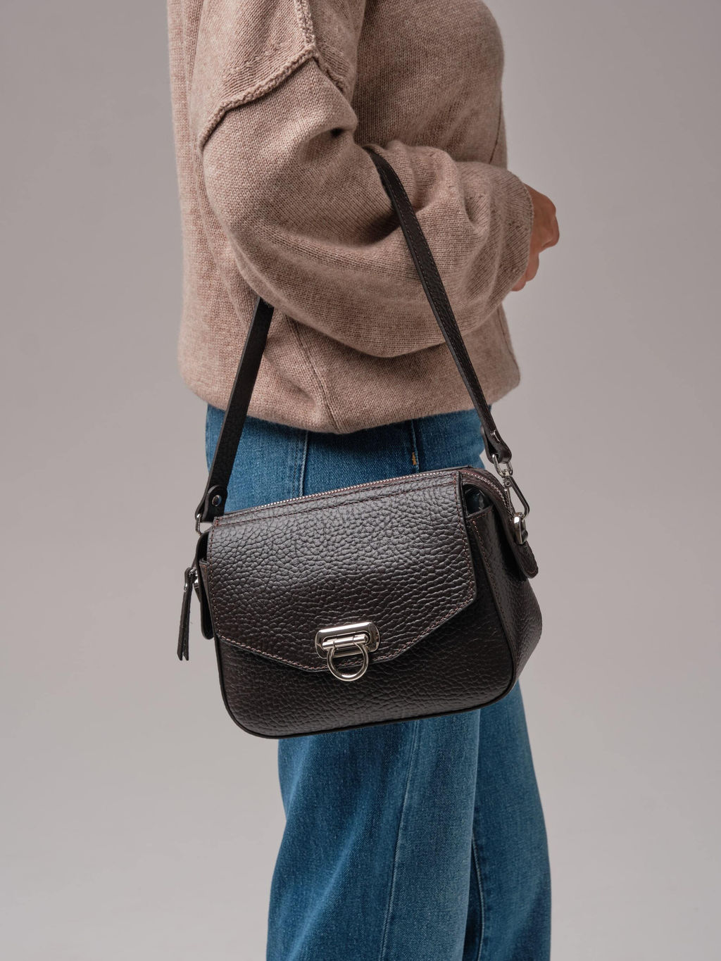 Женская сумка кросс-боди Azaro 3684 темно-коричневый соло