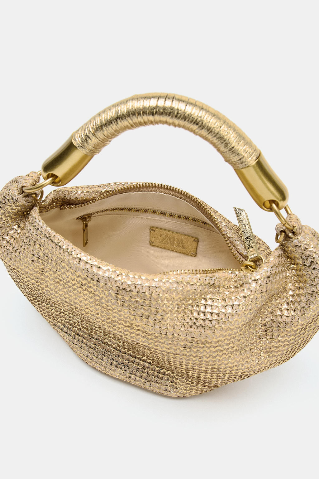 BOLSO DE MANO EFECTO METALIZADO / Dorado - Zara фото 6