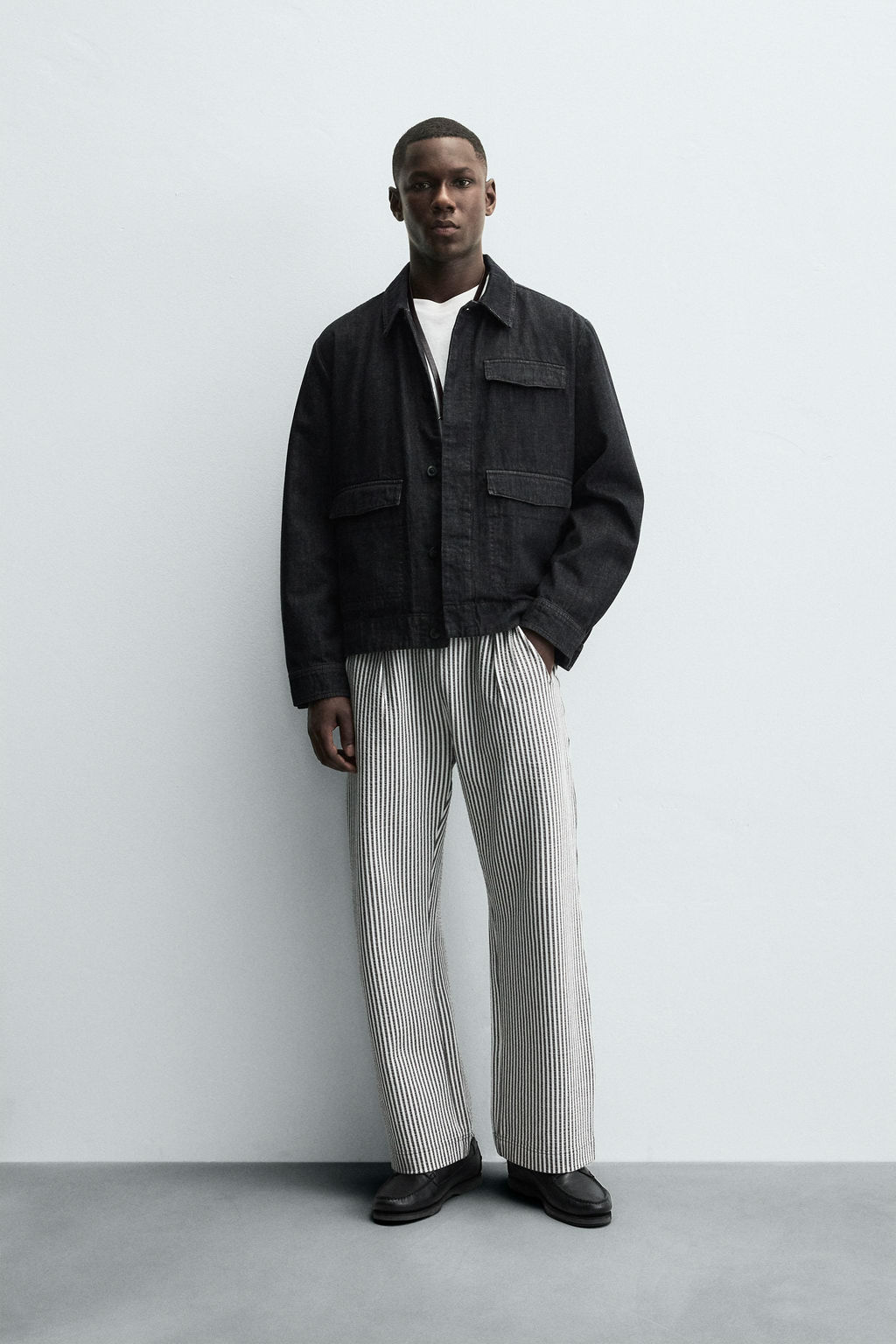 COMFORT STRIPED SEERSUCKER TROUSERS