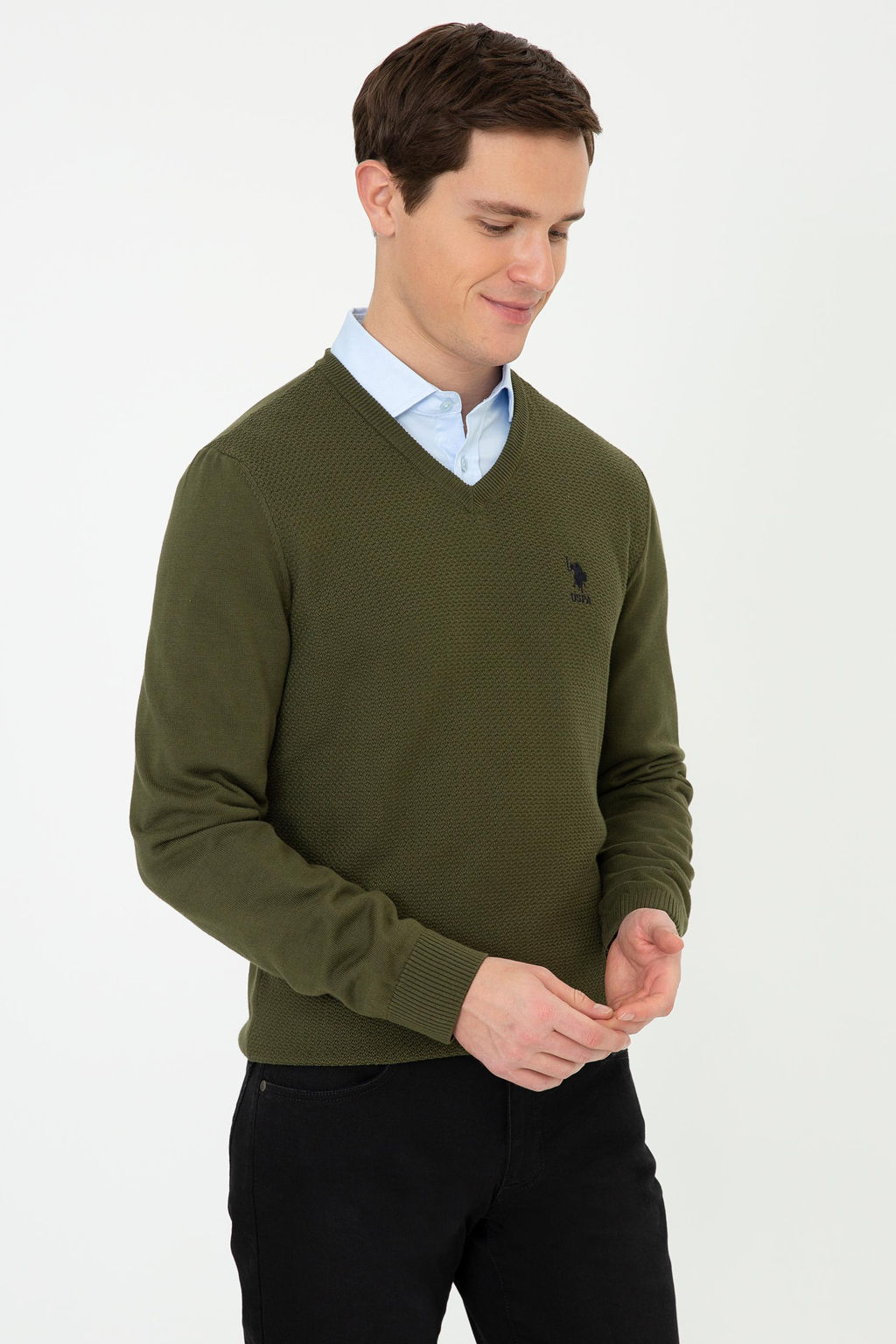 Мужской базовый свитер цвета хаки Неожиданная скидка в корзине