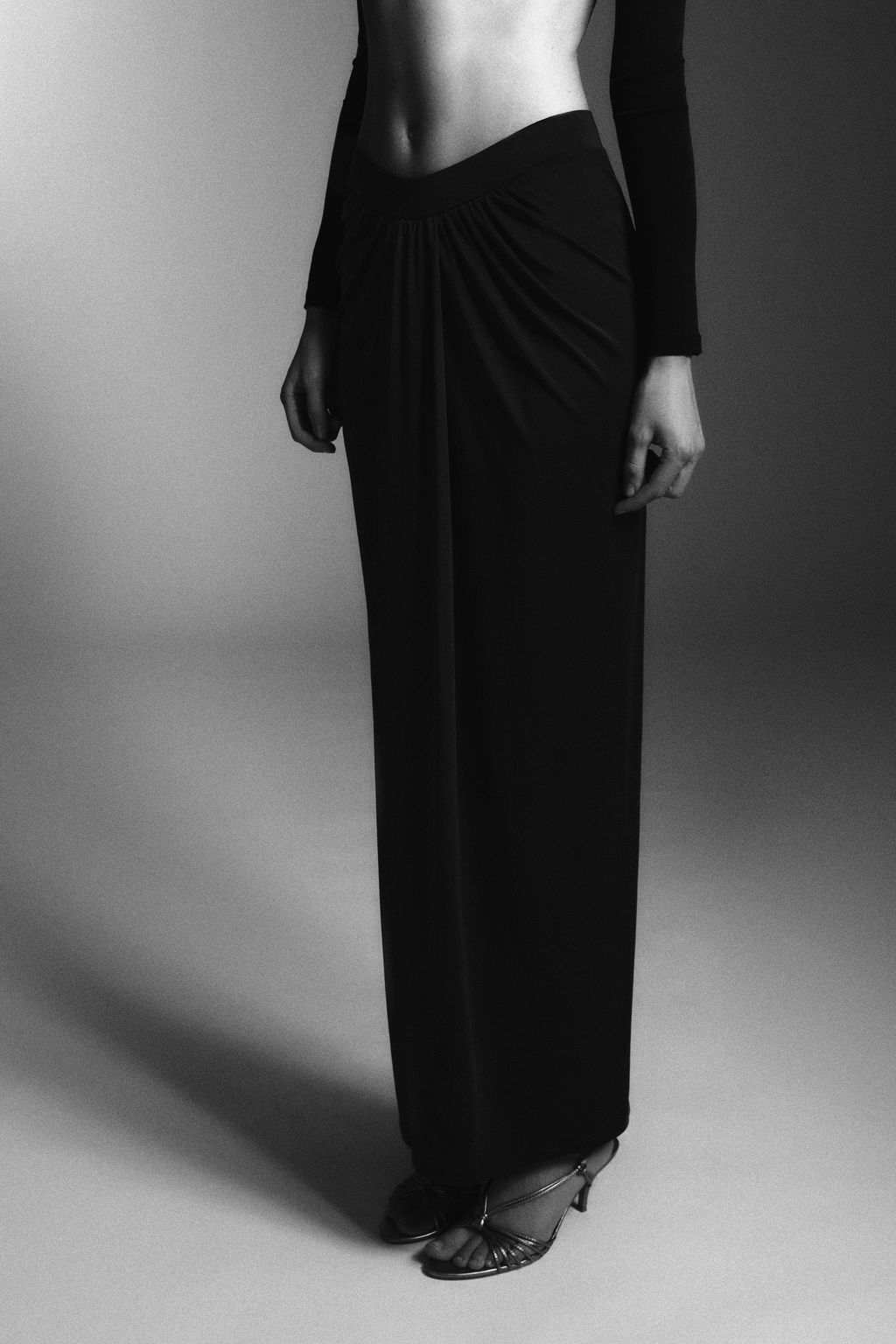 LONG CREPE GATHERED SKIRT - Zara фото 2