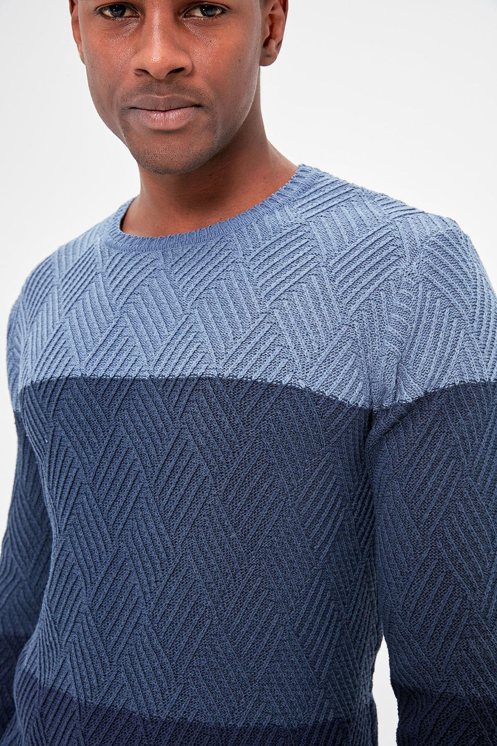 TRENDYOL MAN Indigo Regular Bisiklet Yaka Renk Bloklu Kazak TMNAW20LS0026 - Trendyolmilla фото 9