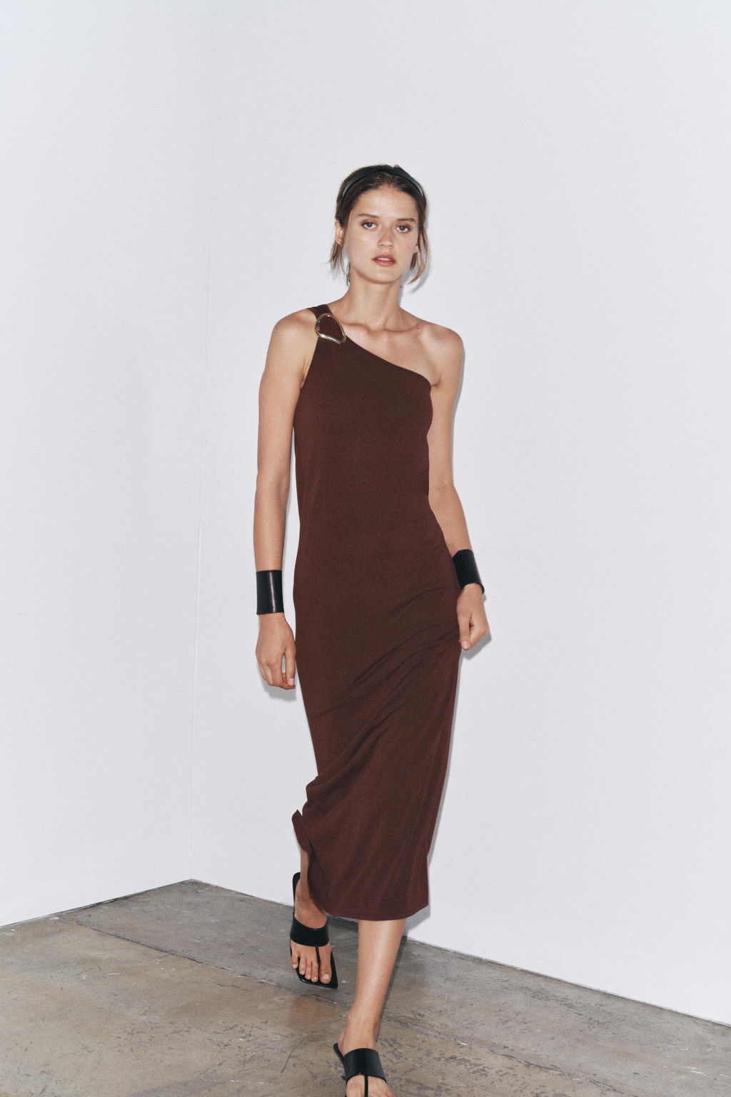 ASYMMETRIC KNIT MIDI DRESS WITH TRIM - Zara фото 8