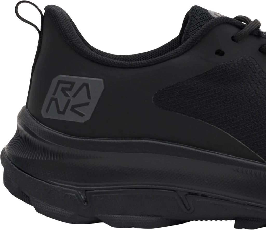 Кроссовки взрослые