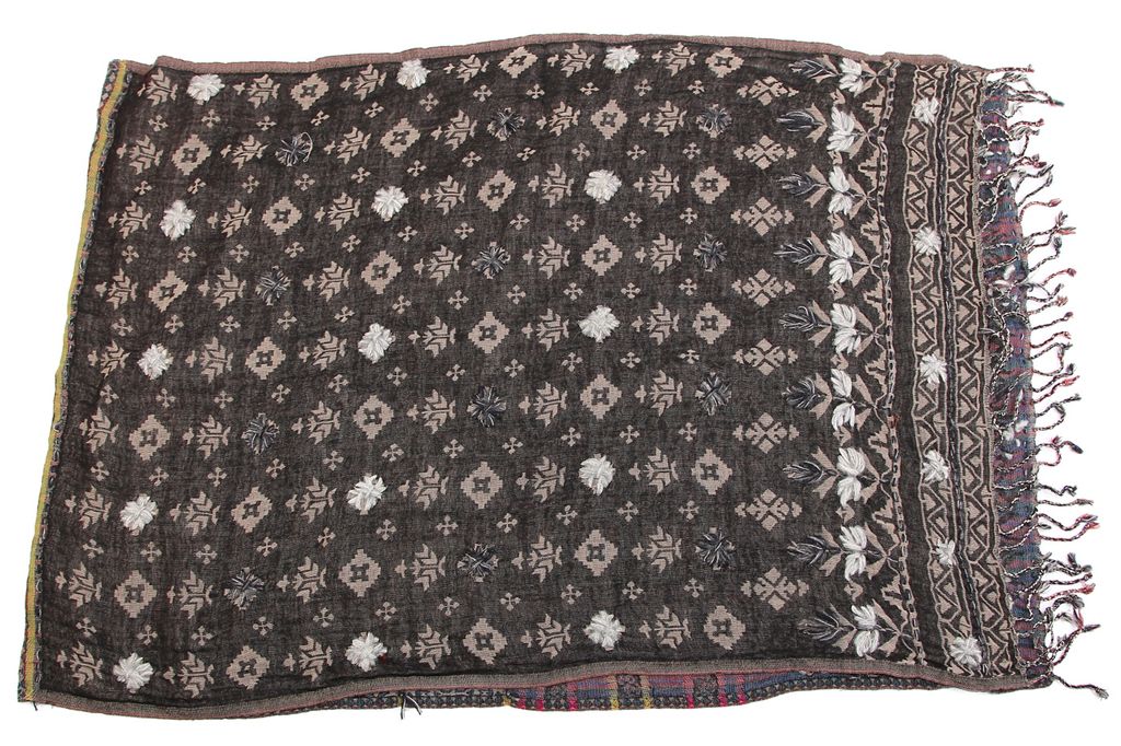 Палантин с вышивкой (шерсть вареная) № Тк906/126 - Ганг фото 3