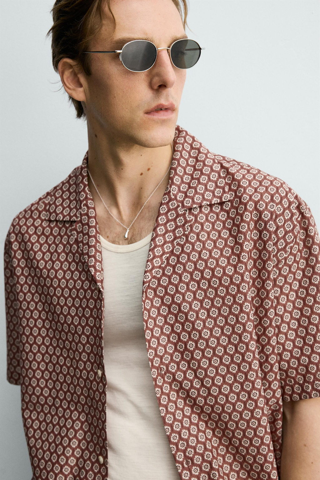 CAMISA RELAXED FIT ESTAMPADO GEOM?TRICO / Teja