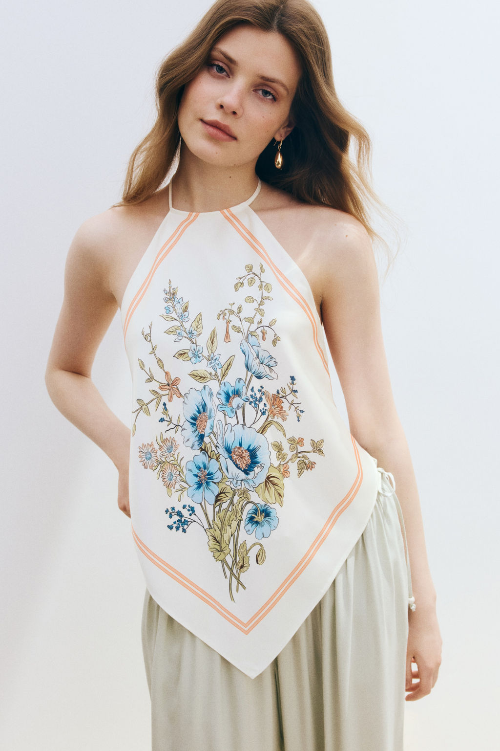 Top asim?trico de sat?n con escote halter - H&m фото 3