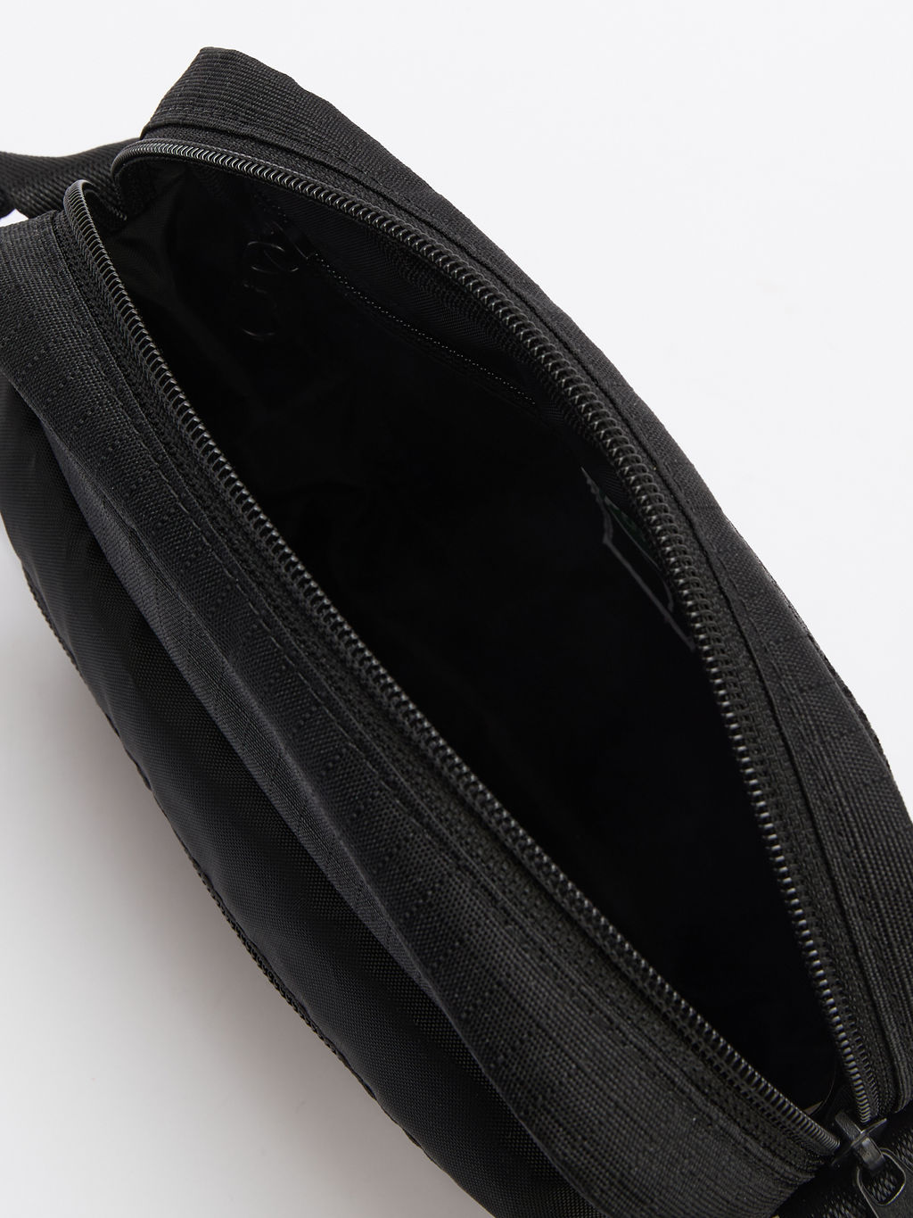 Сумка через плечо PUMA FUTURE ARCHIVE Crossbody Bag Артикул 4285570, черный