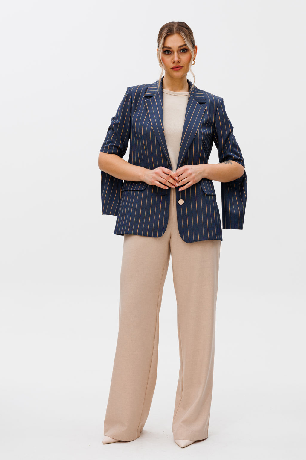 Костюм из жакета, майки и брюк. - Gizart фото 3